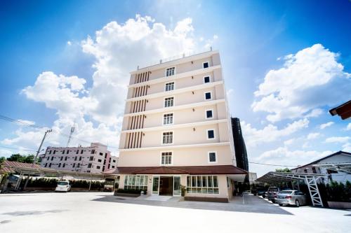 โรงแรม พีเอธานี (P.A. Thani Hotel)